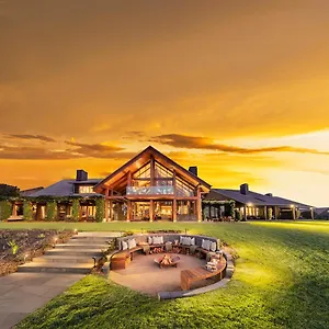 Spicers Peak Resort